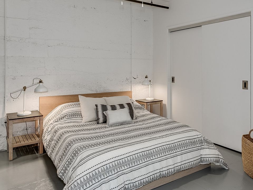 1st image of 520 S Commerce St APT X