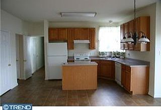 4th image of 27 Willow Grove Mill Dr