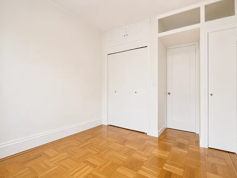 306 W 107th St #4R — Photo 7