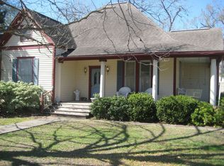 705 Hudgins St, Smithville, TX 78957