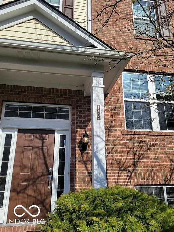 2 bed, 2.5 bath, 2113 sqft, $1,950 — Photo 3