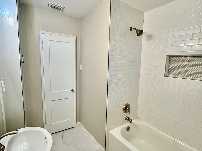 10415 Losa Dr — Photo 8