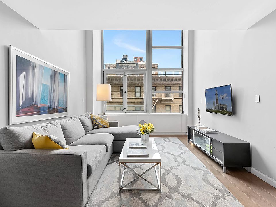 1st image of 2373 Broadway #722/822
