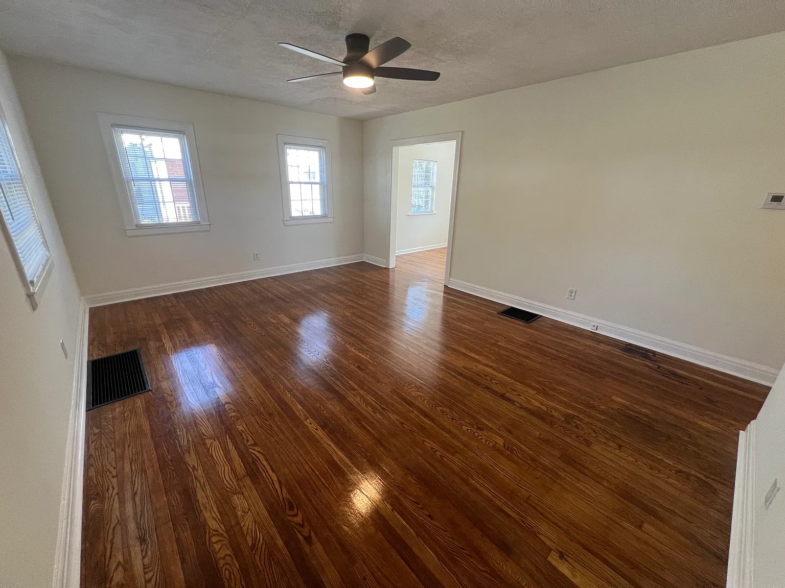 3 bed, 1246 sqft, $1,600 — Photo 2