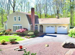 96 Mountain Edge Dr, Southington, CT 06489