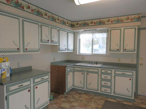 Very unique kitchen with lots of cabinets