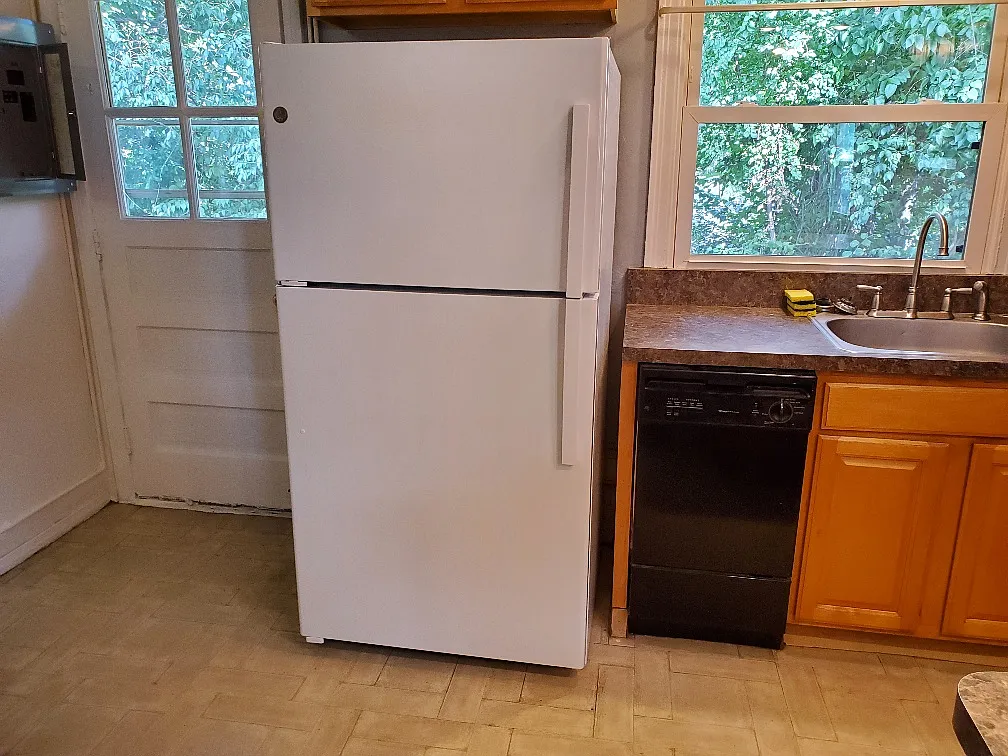 2 bed, 750 sqft, $795 — Photo 2