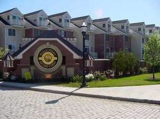 71 Lydia Dr, West New York, NJ 07093