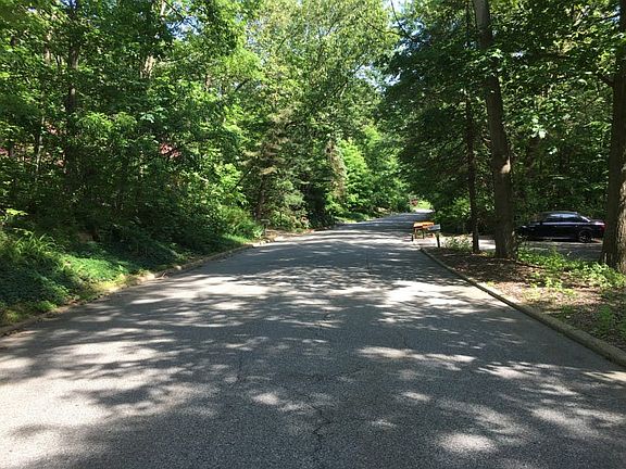 4th image of 8 Allen Dr