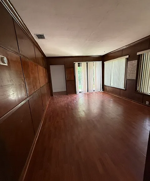 1545 Mantua Ave — Photo 37