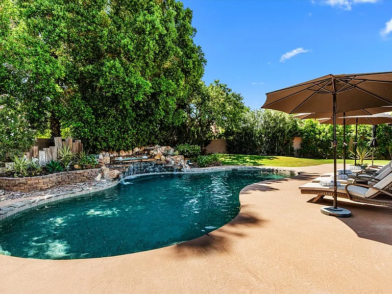 39490 Regency Way — Photo 39