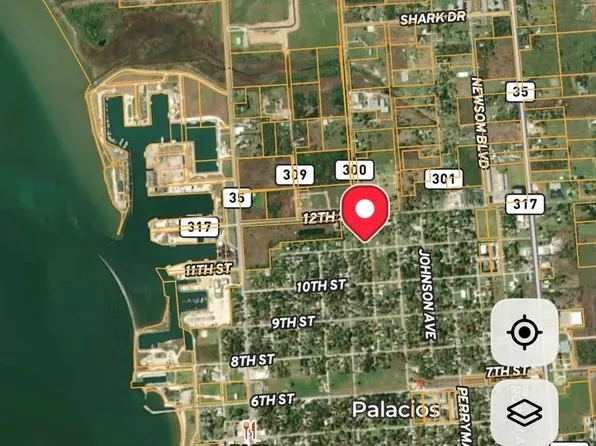 709 11th St, Palacios, TX 77465