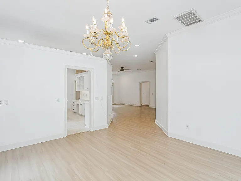 5930 Hermitage Dr — Photo 11