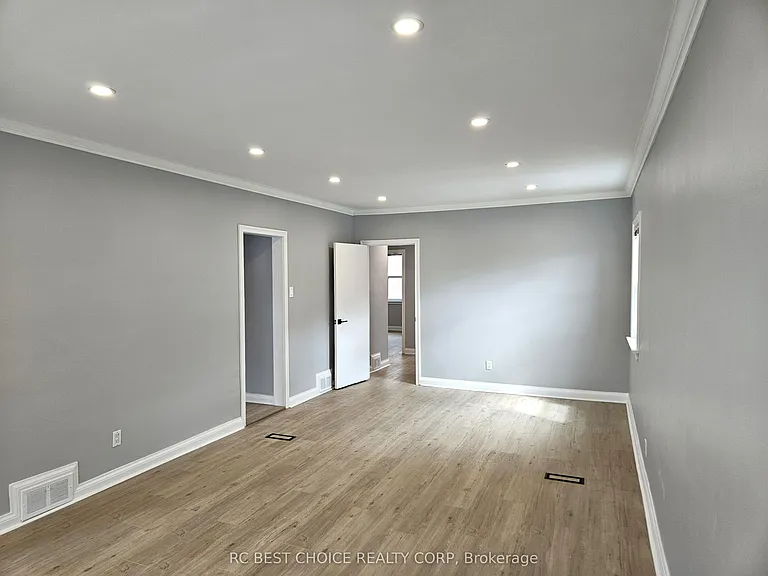 45 Mayall Ave #MAIN — Photo 8