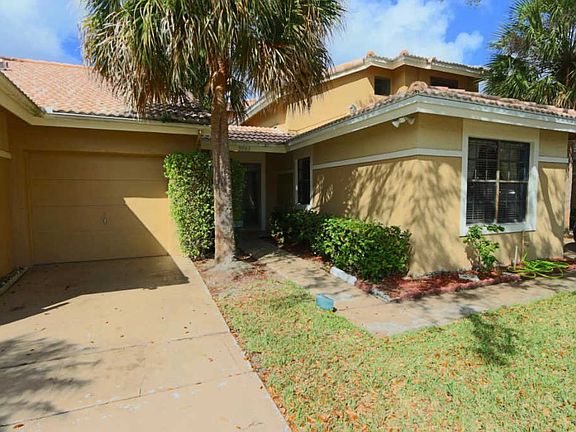 2nd image of 9983 Watermill Cir APT B