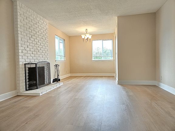 3rd image of 915 Henderson Ave