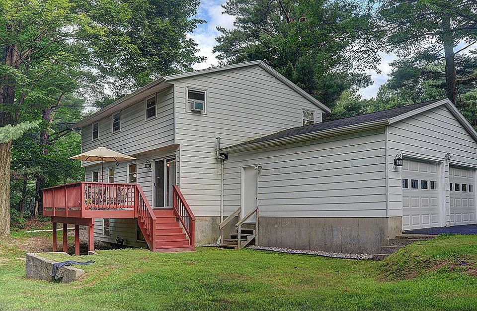1st image of 18 Mountain Laurel Dr