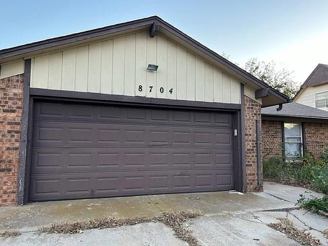 2nd image of 8704 NW 86th St