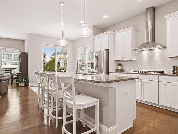 4th image of 1454 Somerset Pl