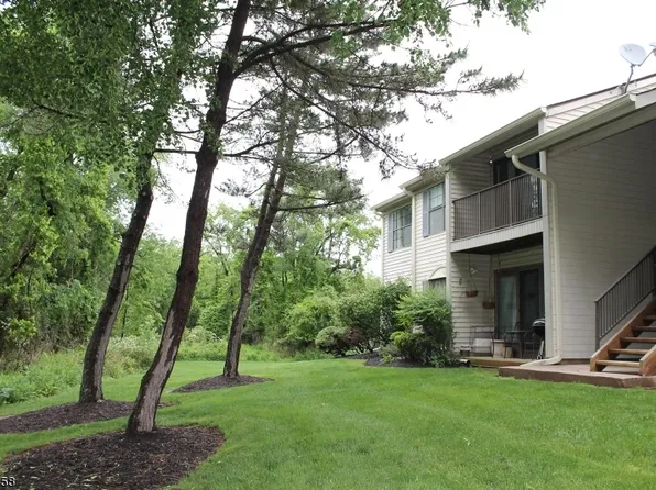 63 Taylor Dr #3210, Franklin Park, NJ 08823