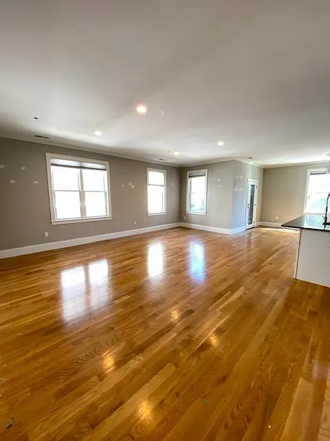 2 bed, $4,450 — Photo 3