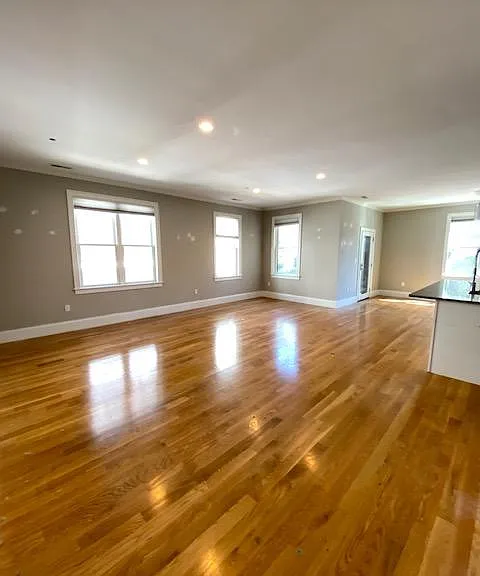 16 Linden Ave #7 — Photo 3