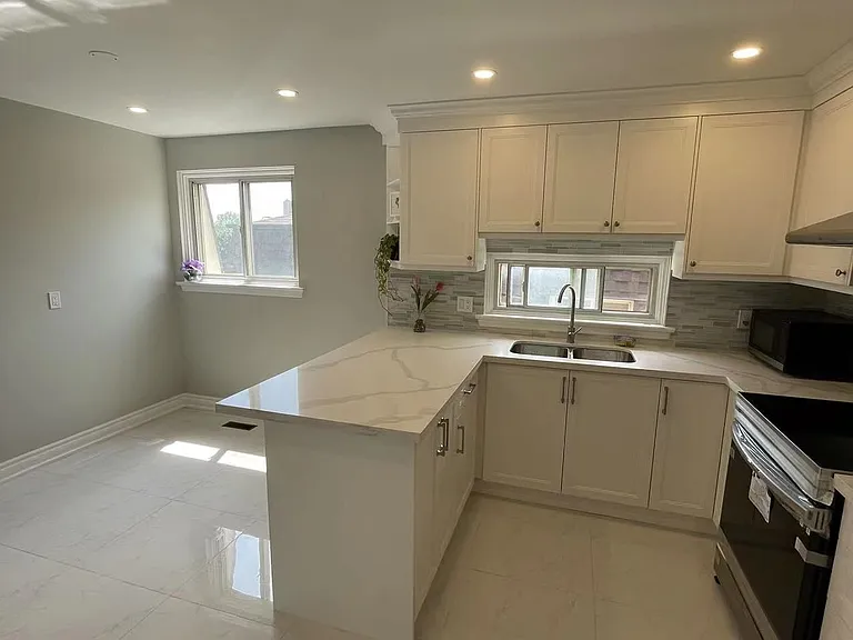 280 McNicoll Ave #UPPER — Photo 6