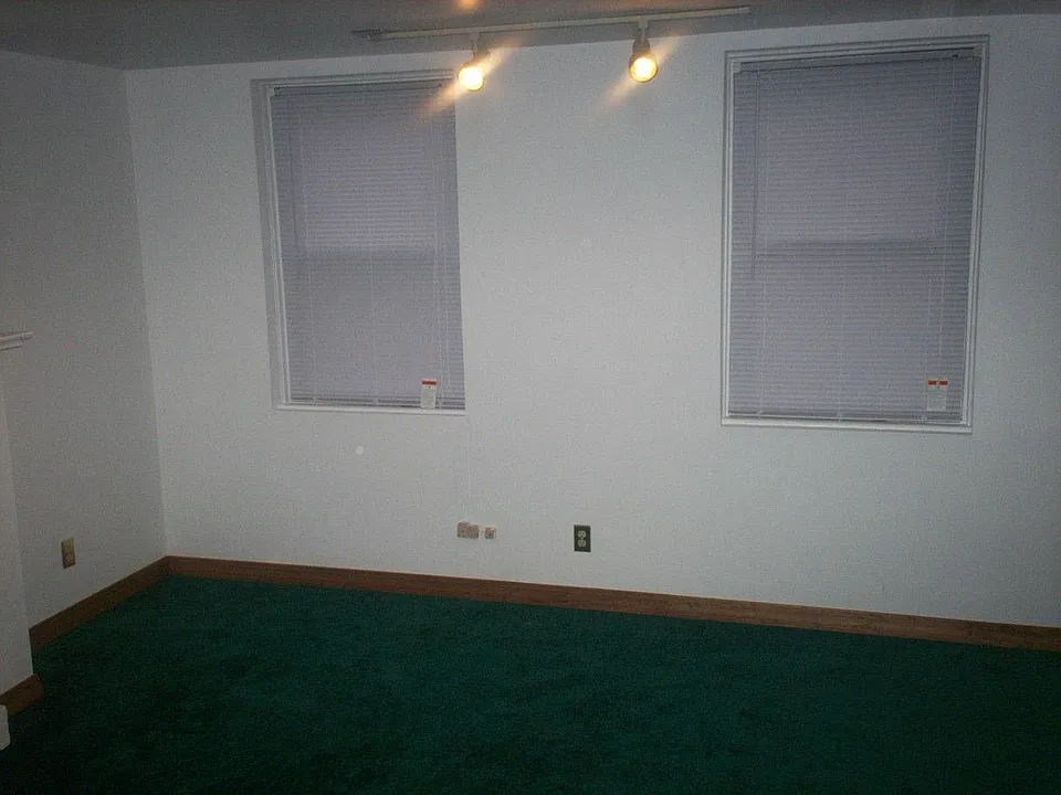 Building Photo 4