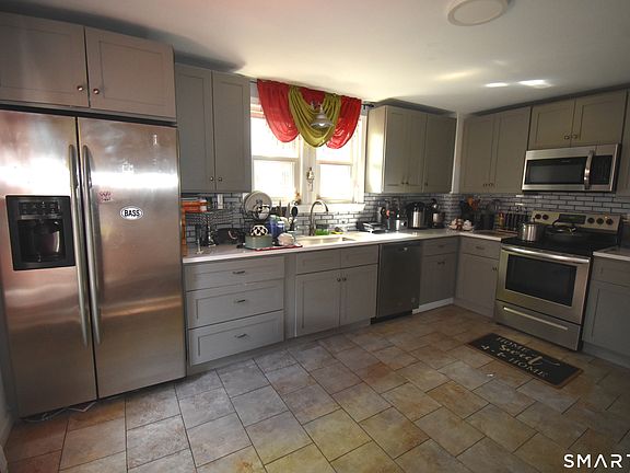 4th image of 103 Grand Street