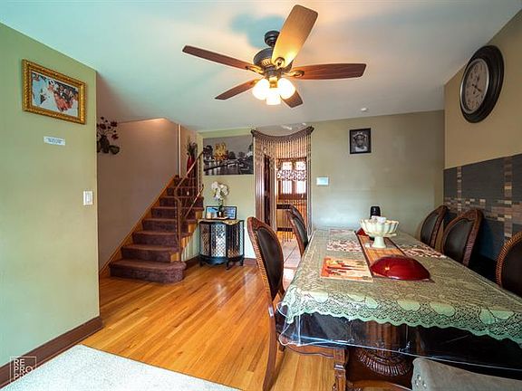 4th image of 1574 Woodland Ave #A