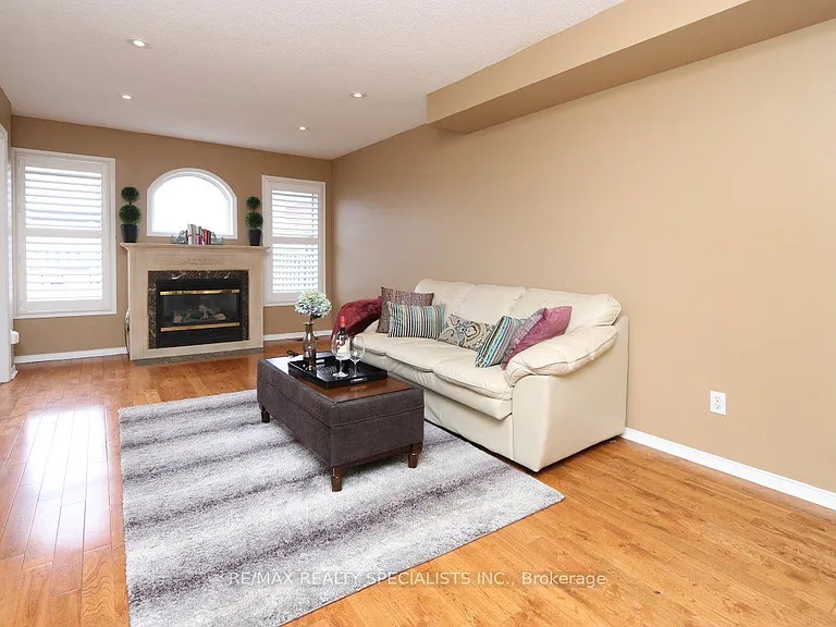 5817 Questman Holw — Photo 11