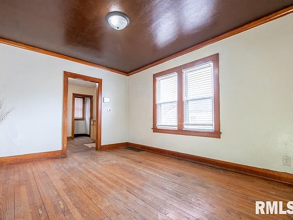 3rd image of 3005 W Montana St