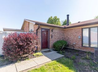 1238 Hollowbrook Dr, Dayton, OH 45458