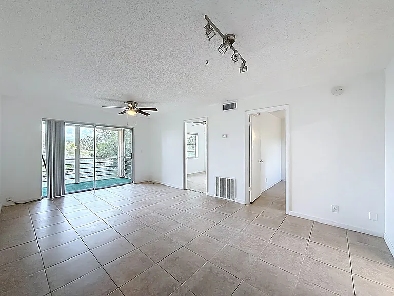 235 Lake Dora Dr — Photo 32