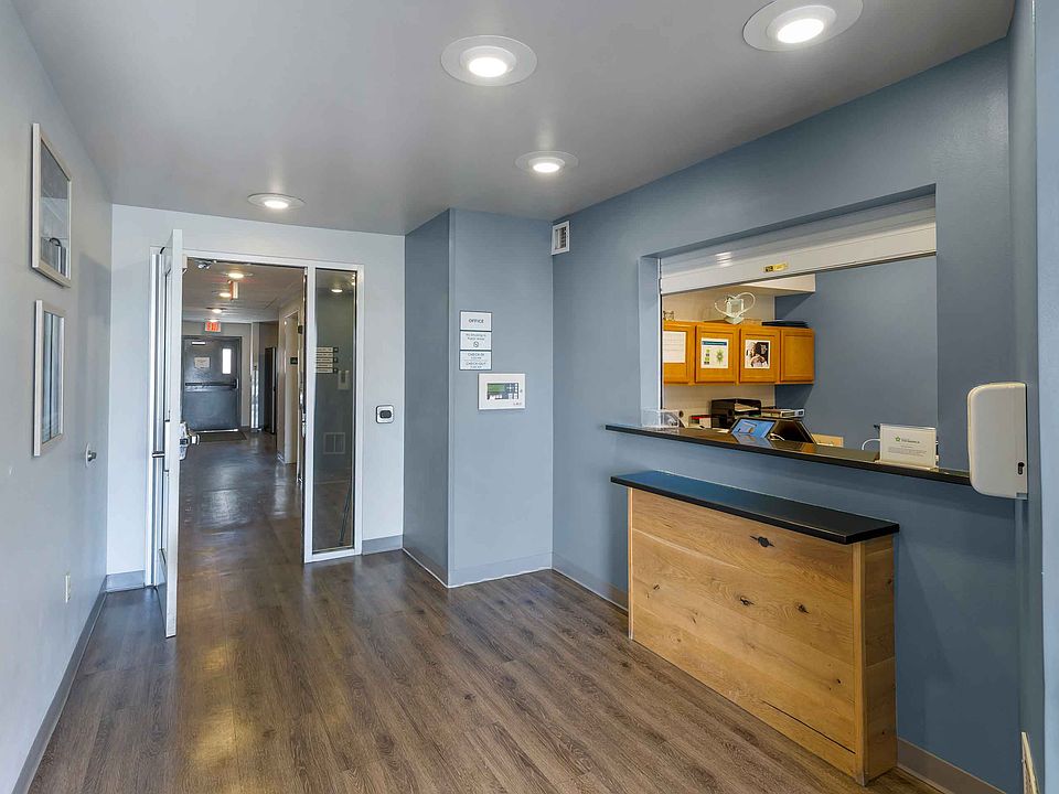 Lobby and Guest Check-in