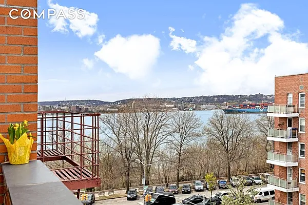 Sold by Compass | media 2