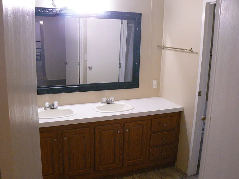 123 Yates Cir — Photo 3