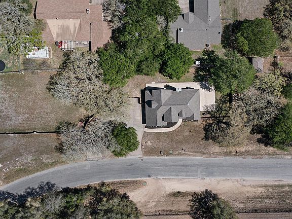 3rd image of 312 Country Club Dr