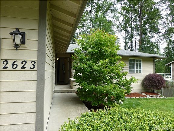 4th image of 2623 Lake Dr