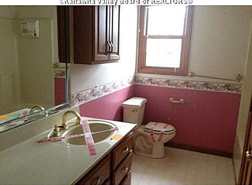 5th image of 3406 Lee Ave