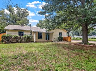 5701 Forest Oaks Dr, Forest Hill, TX 76119