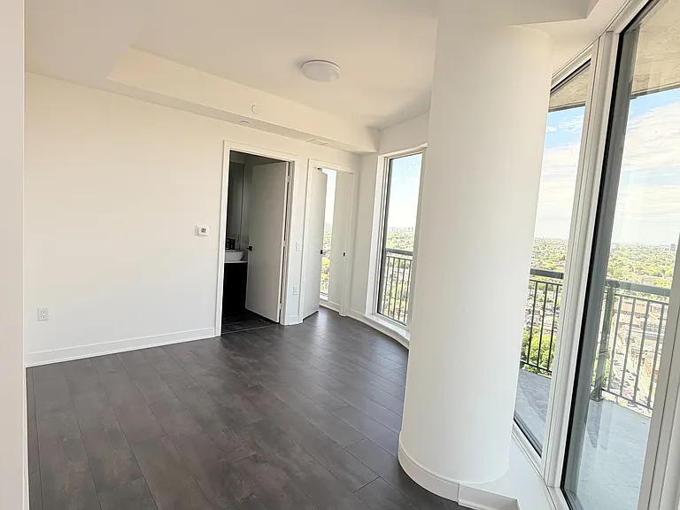 1185 Dupont St #2507 — Photo 24
