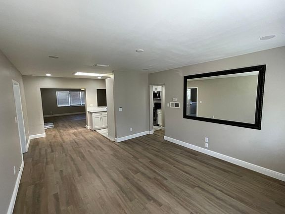 4th image of 11105 N Dixon Ave