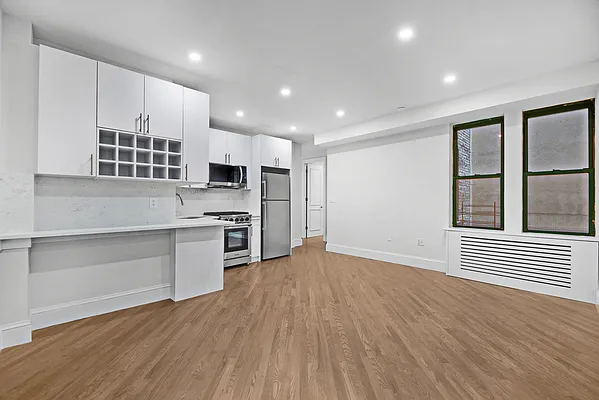 226 East 70th Street #2F in Lenox Hill, Manhattan | StreetEasy 226 East 70th Street #2F in Lenox Hill, Manhattan | StreetEasy