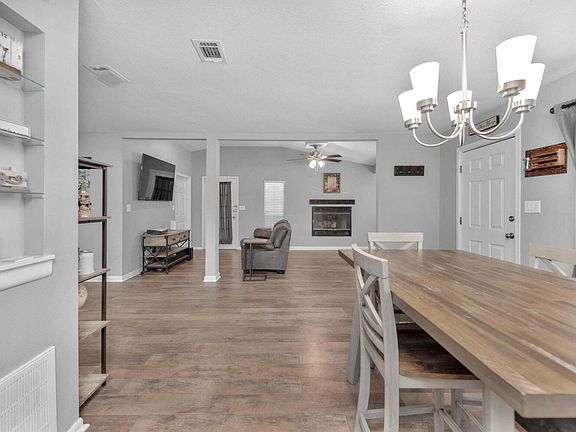 3rd image of 309 Newcastle Dr