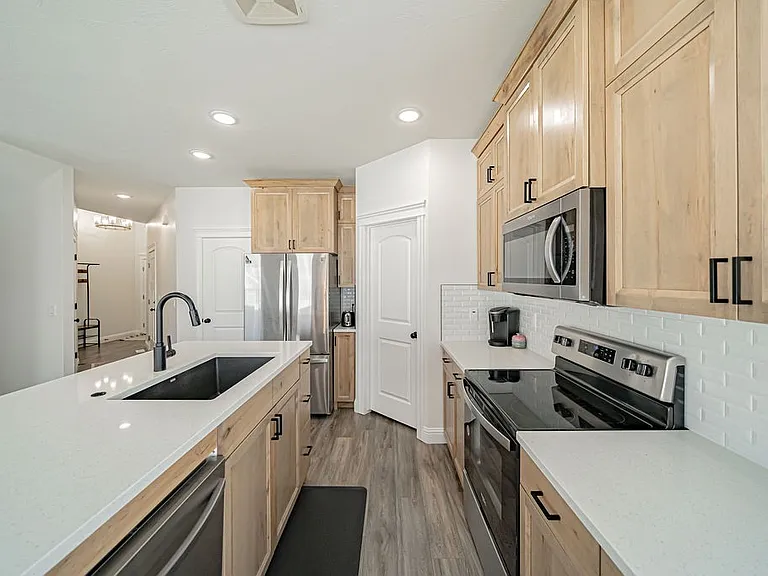 4725 Witts End Way — Photo 4
