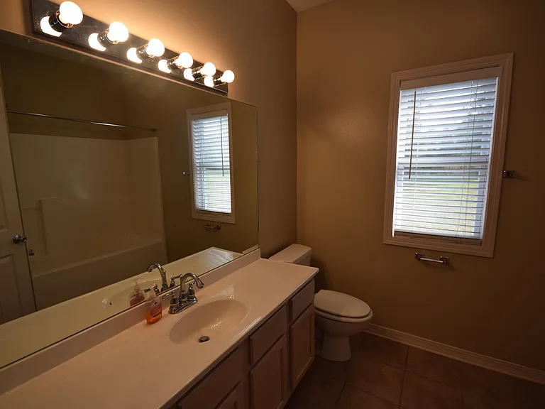 2306 Desiree St — Photo 10