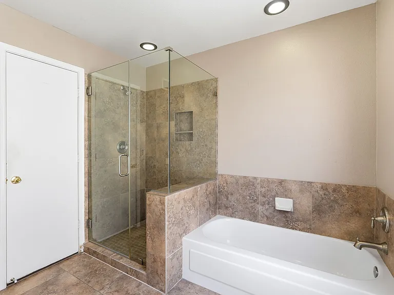 1146 N Granada Dr — Photo 23