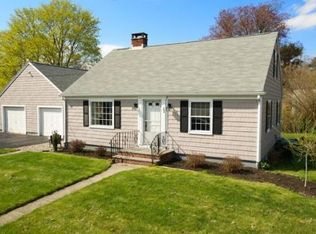 25 Harbeck St, Acushnet, MA 02743