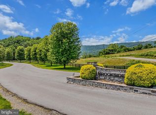 13 Elegant Dr, Martinsburg, WV 25403